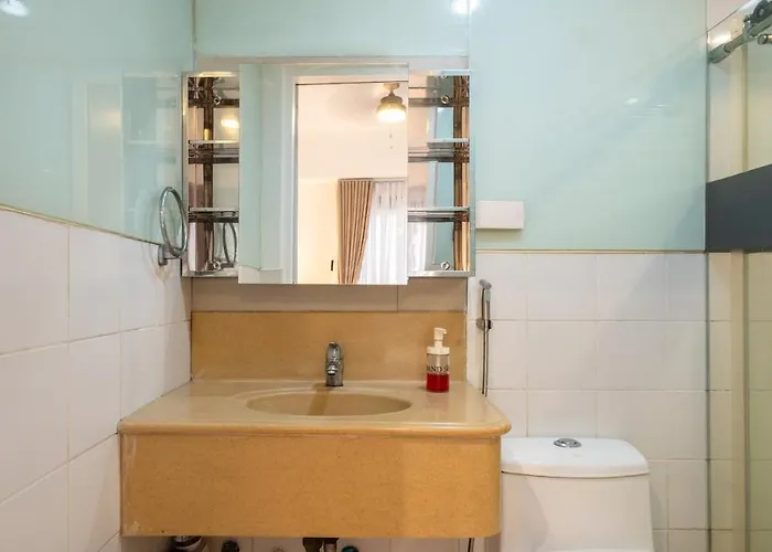 Apartment Cozy 1br Near St Lukes Bgc In Forbeswood Heights
