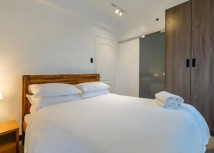 Cozy 1br Near St Lukes Bgc In Forbeswood Heights * Manila