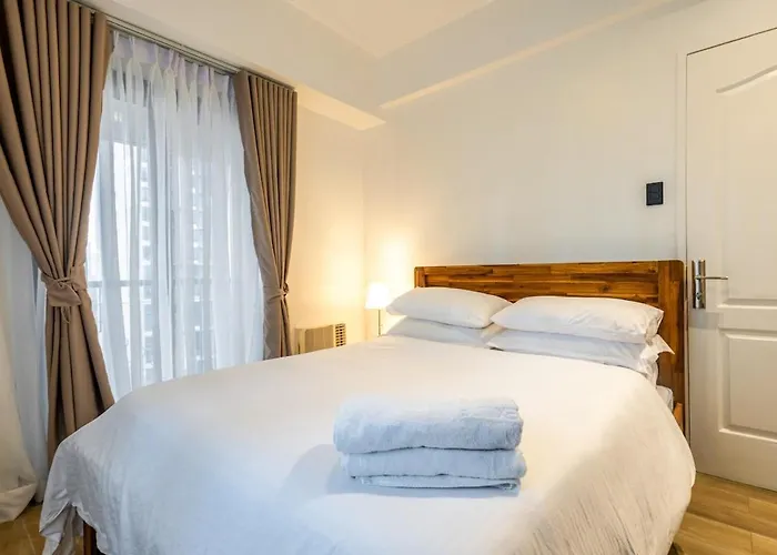 Apartment Cozy 1br Near St Lukes Bgc In Forbeswood Heights