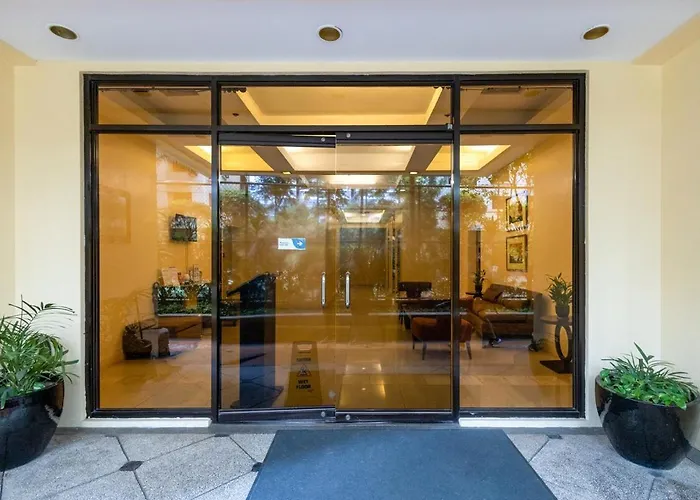 Cozy 1br Near St Lukes Bgc In Forbeswood Heights Manila