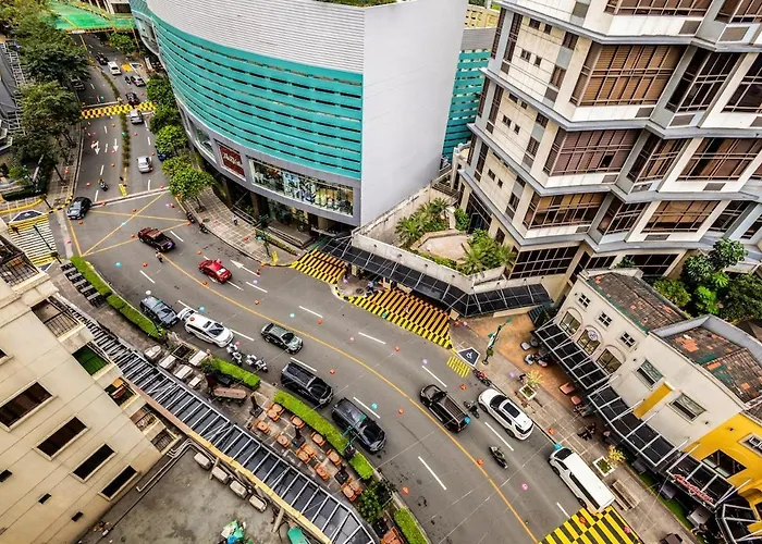 Apartment Cozy 1br Near St Lukes Bgc In Forbeswood Heights