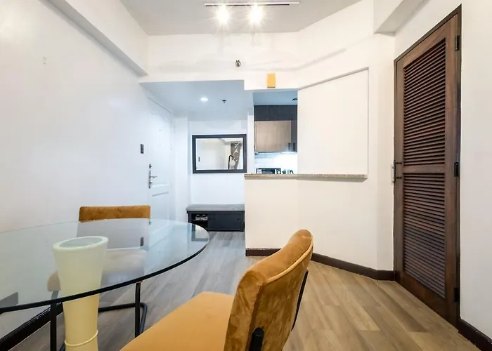 Cozy 1br Near St Lukes Bgc In Forbeswood Heights *