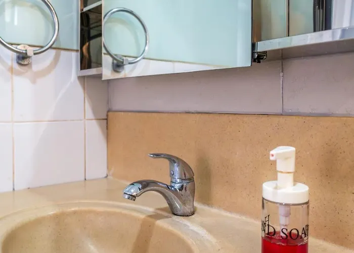Cozy 1br Near St Lukes Bgc In Forbeswood Heights * Manila